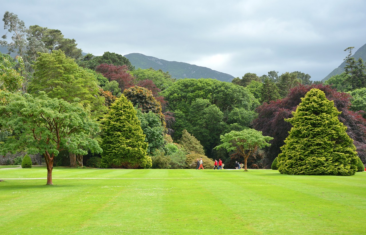 The Secret Gardens of England’s Cotswolds